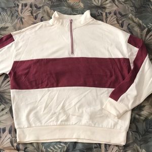 Sporty Vintage Feels Pull Over